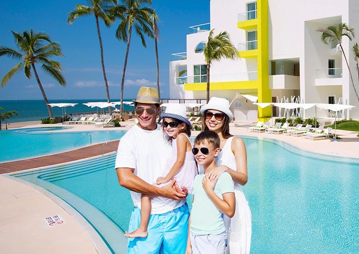 WINTER IS BETTER WHEN YOU TRAVEL! Krystal® Beach Acapulco WINTER IS BETTER WHEN YOU TRAVEL! Krystal® Beach Acapulco