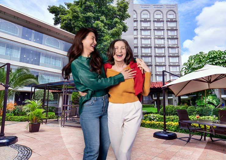 CELEBRATE MOM WITH A TRIP Krystal® Satélite María Bárbara Mexico City CELEBRATE MOM WITH A TRIP Krystal® Satélite María Bárbara Mexico City