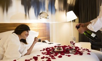 Honeymoon Krystal Urban Guadalajara Hotel - 