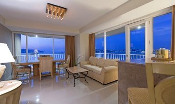 Junior Suite Krystal Beach Acapulco Hotel - 