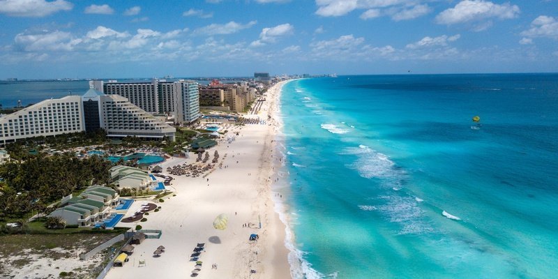 Live an unforgettable experience, staying in one of the best hoteles in cancún zona hotelera Urban Aeropuerto Ciudad de México Hotel Mexico City