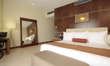 Standard king room Krystal Urban Cancún Hotel - 
