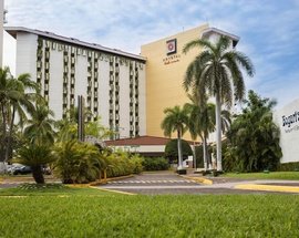 Facade Krystal Ixtapa Hotel - 