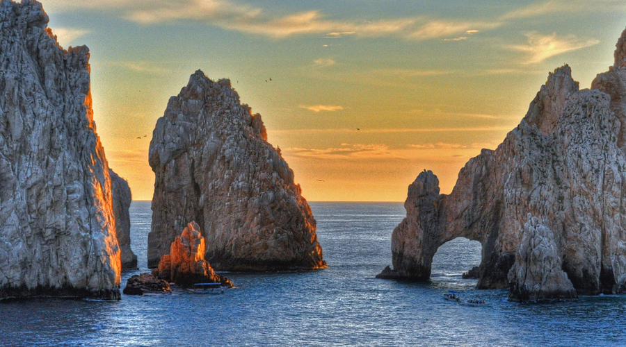 CHRISTMAS AND NEW YEAR’S IN LOS CABOS Krystal Hotels & Resorts CHRISTMAS AND NEW YEAR’S IN LOS CABOS Krystal Hotels & Resorts