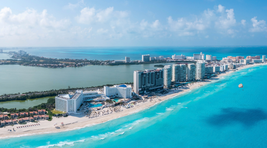 MEXICAN INDEPENDENCE DAY IN CANCUN: WHERE TO CELEBRATE “EL GRITO” AND WHERE TO STAY Krystal Hotels & Resorts MEXICAN INDEPENDENCE DAY IN CANCUN: WHERE TO CELEBRATE “EL GRITO” AND WHERE TO STAY Krystal Hotels & Resorts