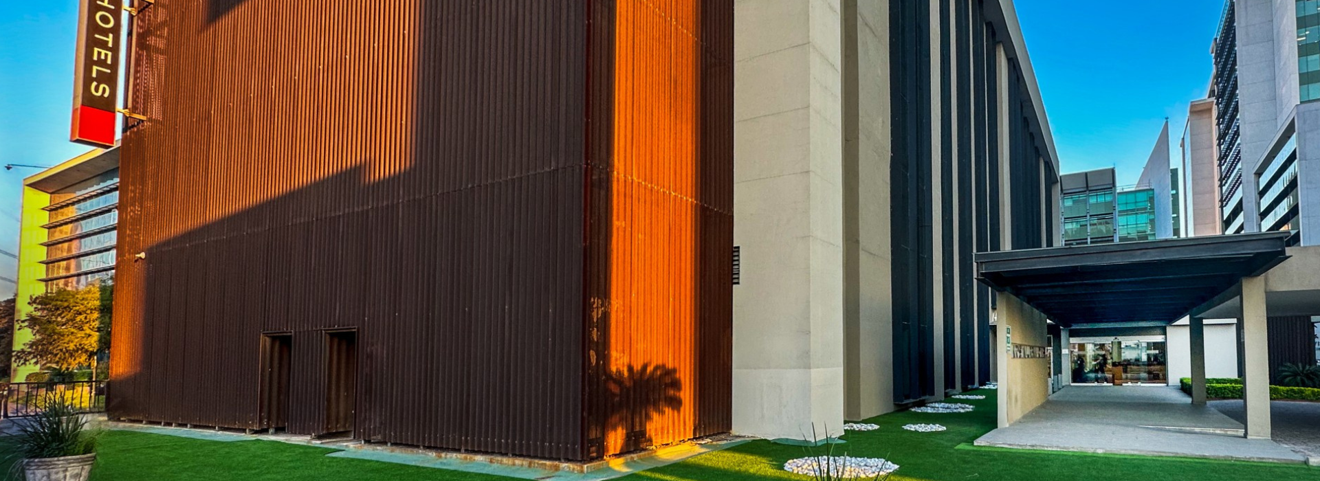 MEXICAN INDEPENDENCE DAY IN MONTERREY: WHERE TO CELEBRATE “EL GRITO” AND WHERE TO STAY Krystal Hotels & Resorts MEXICAN INDEPENDENCE DAY IN MONTERREY: WHERE TO CELEBRATE “EL GRITO” AND WHERE TO STAY Krystal Hotels & Resorts