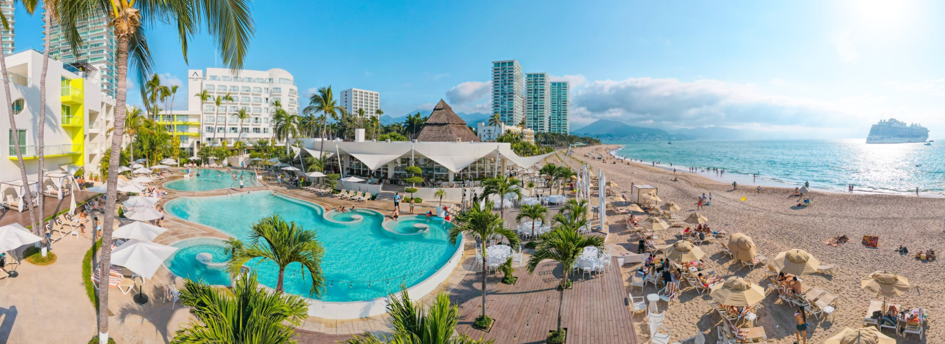 MEXICAN INDEPENDENCE DAY IN PUERTO VALLARTA: WHERE TO CELEBRATE “EL GRITO” AND WHERE TO STAY Krystal Hotels & Resorts MEXICAN INDEPENDENCE DAY IN PUERTO VALLARTA: WHERE TO CELEBRATE “EL GRITO” AND WHERE TO STAY Krystal Hotels & Resorts