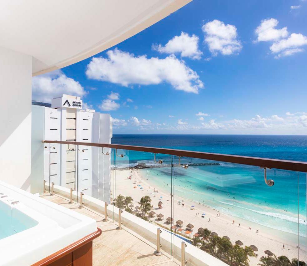 Krystal Grand® Cancún All Inclusive Krystal Grand® Cancún All Inclusive