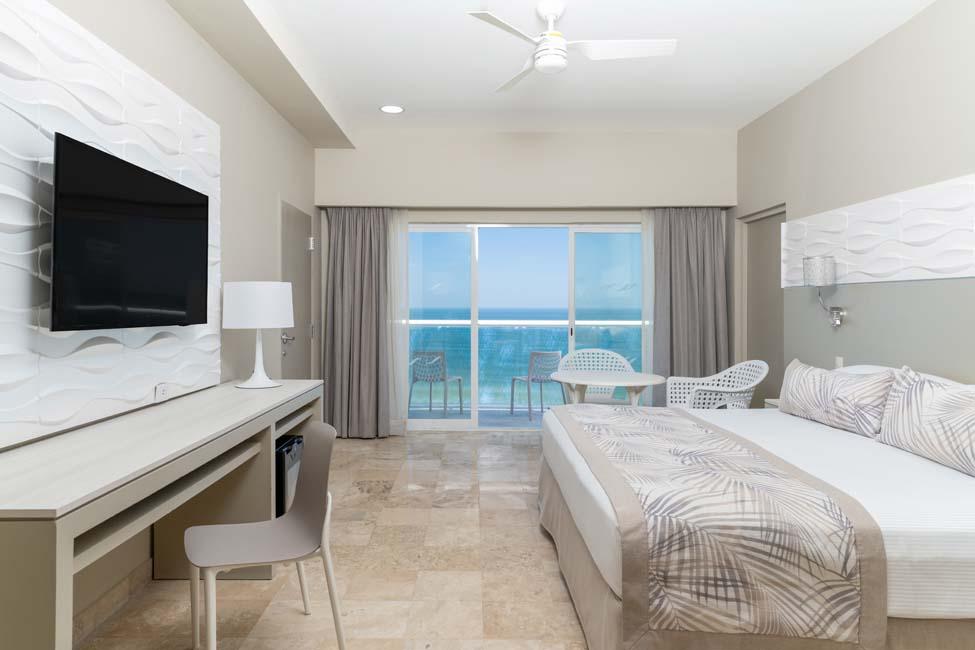Krystal Grand® Puerto Vallarta Krystal Grand® Puerto Vallarta