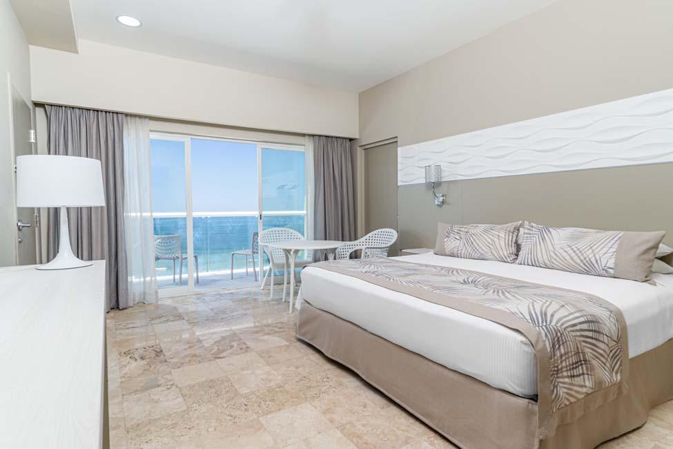 Krystal Grand® Puerto Vallarta Krystal Grand® Puerto Vallarta
