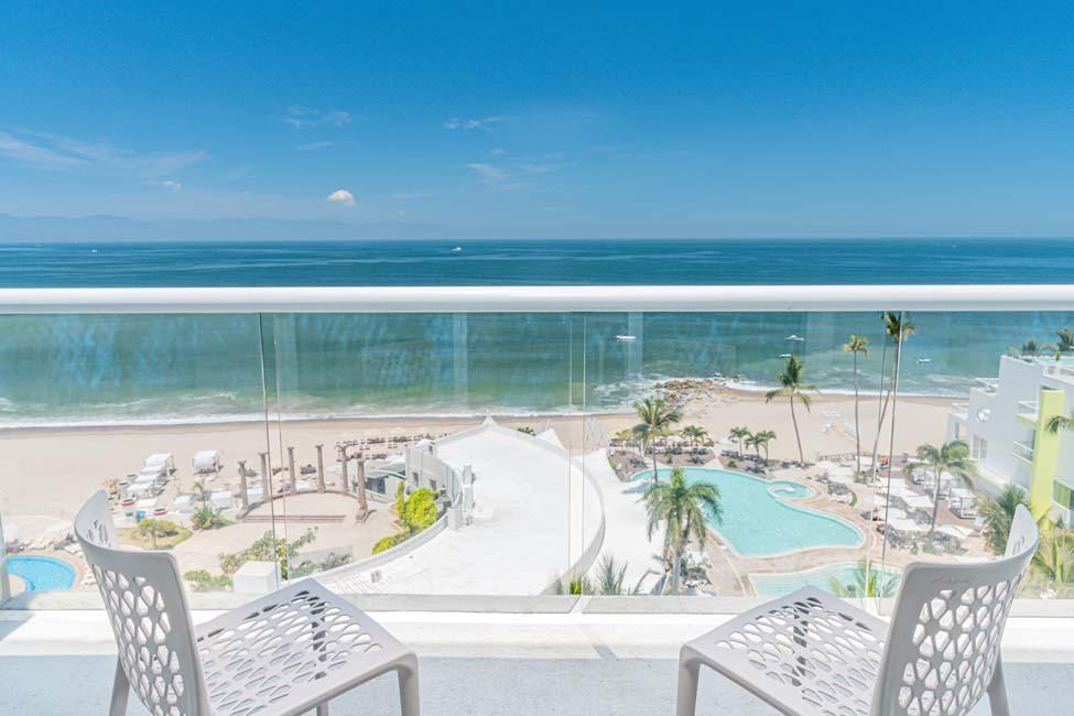 Krystal Grand® Puerto Vallarta Krystal Grand® Puerto Vallarta