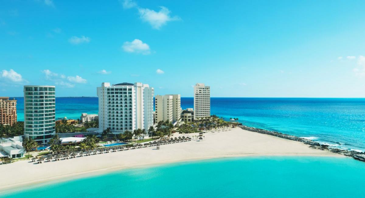 Krystal Grand® Cancún All Inclusive  Krystal Grand® Cancún All Inclusive  Krystal Grand® Cancún All Inclusive  Krystal Grand® Cancún All Inclusive